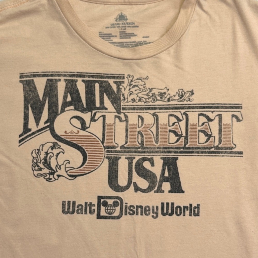 Disney T-Shirt Walt Disney World Peach Main Street USA‎ Crop Graphic Tee XS